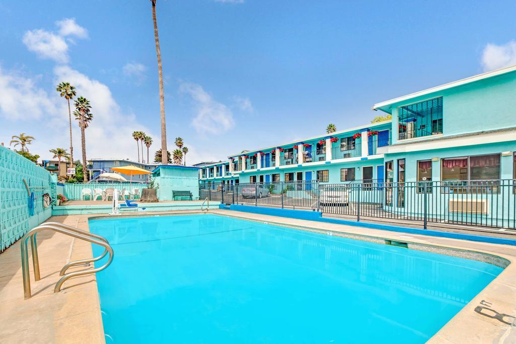 Super 8 Santa Cruz/Beach Boardwalk West Exterior photo
